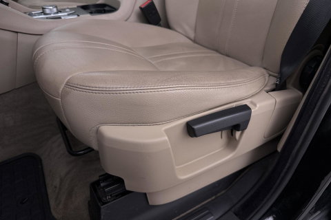 Land Rover Discovery 3.0 TDV6 SE | GRIJS KENTEKEN | Luchtvering | Trekhaak | Stoel+Stuurverwarming | Meridian | Camera | Leder | 19 Inch