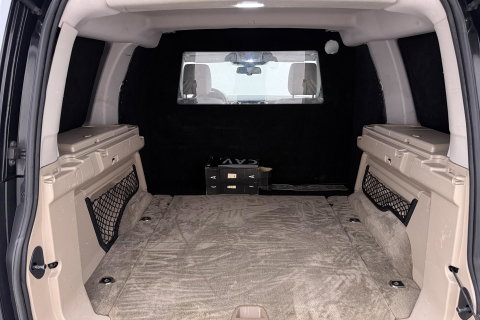 Land Rover Discovery 3.0 TDV6 SE | GRIJS KENTEKEN | Luchtvering | Trekhaak | Stoel+Stuurverwarming | Meridian | Camera | Leder | 19 Inch