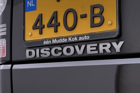 Land Rover Discovery 3.0 TDV6 SE | GRIJS KENTEKEN | Luchtvering | Trekhaak | Stoel+Stuurverwarming | Meridian | Camera | Leder | 19 Inch