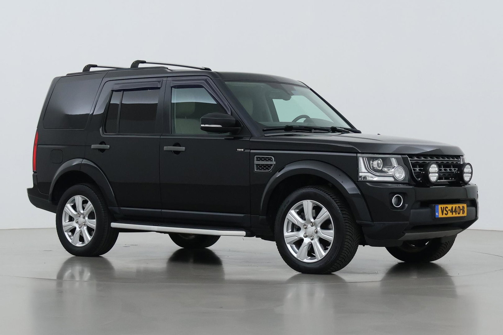 Land Rover Discovery 3.0 TDV6 SE | GRIJS KENTEKEN | Luchtvering | Trekhaak | Stoel+Stuurverwarming | Meridian | Camera | Leder | 19 Inch