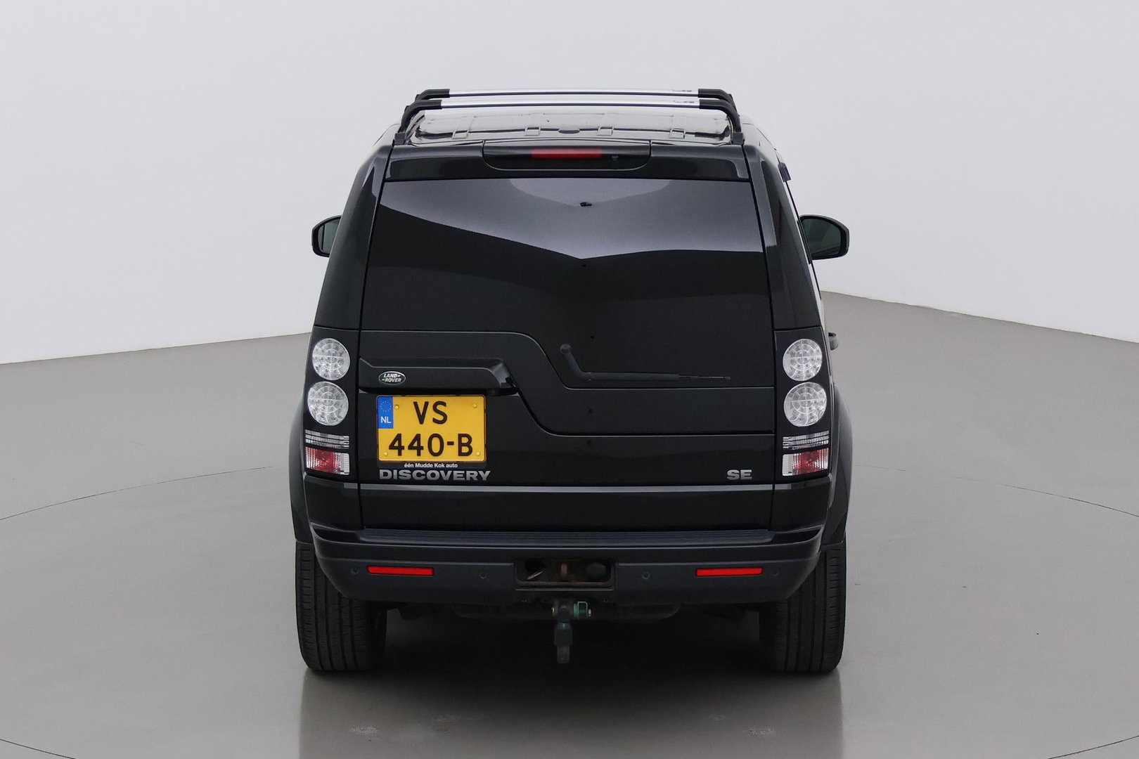 Land Rover Discovery 3.0 TDV6 SE | GRIJS KENTEKEN | Luchtvering | Trekhaak | Stoel+Stuurverwarming | Meridian | Camera | Leder | 19 Inch