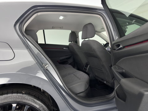 Volkswagen Golf 1.0 TSI Life *FULL-LED | ADAPTIVE-CRUISE | DIGI-COCKPIT | NAVI-FULLMAP | AMBIENTLIGHT | COMFORTSEATS | CAMERA | KEYLESS | DAB+ | PRIVACY-GLASS | ECC | PDC | 17''ALU*