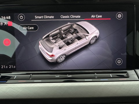 Volkswagen Golf 1.0 TSI Life *FULL-LED | ADAPTIVE-CRUISE | DIGI-COCKPIT | NAVI-FULLMAP | AMBIENTLIGHT | COMFORTSEATS | CAMERA | KEYLESS | DAB+ | PRIVACY-GLASS | ECC | PDC | 17''ALU*