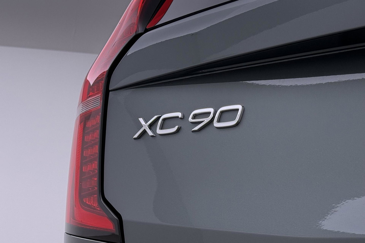Volvo XC90 T8 Ultra Bright | Luchtvering | B&W | 22 Inch | Panoramadak | Trekhaak | 360° Camera | Head-Up | Massage