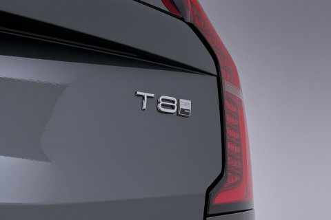 Volvo XC90 T8 Ultra Bright | Luchtvering | B&W | 22 Inch | Panoramadak | Trekhaak | 360° Camera | Head-Up | Massage