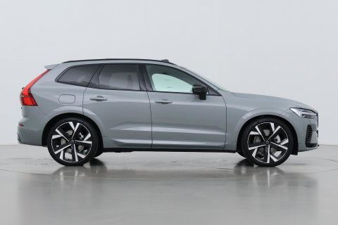Volvo XC60 T6 Ultra Black Edition | Luchtvering  | 22 Inch | Stoelventilatie | Bowers&Wilkins | Trekhaak | 360° Camera |