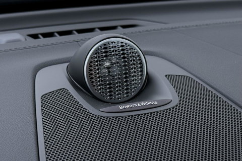 Volvo XC60 T6 Ultra Black Edition | Luchtvering  | 22 Inch | Stoelventilatie | Bowers&Wilkins | Trekhaak | 360° Camera |