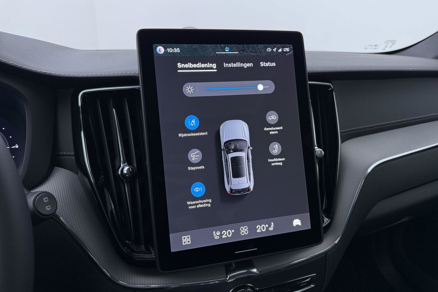 Volvo XC60 T6 Ultra Black Edition | Luchtvering  | 22 Inch | Stoelventilatie | Bowers&Wilkins | Trekhaak | 360° Camera |