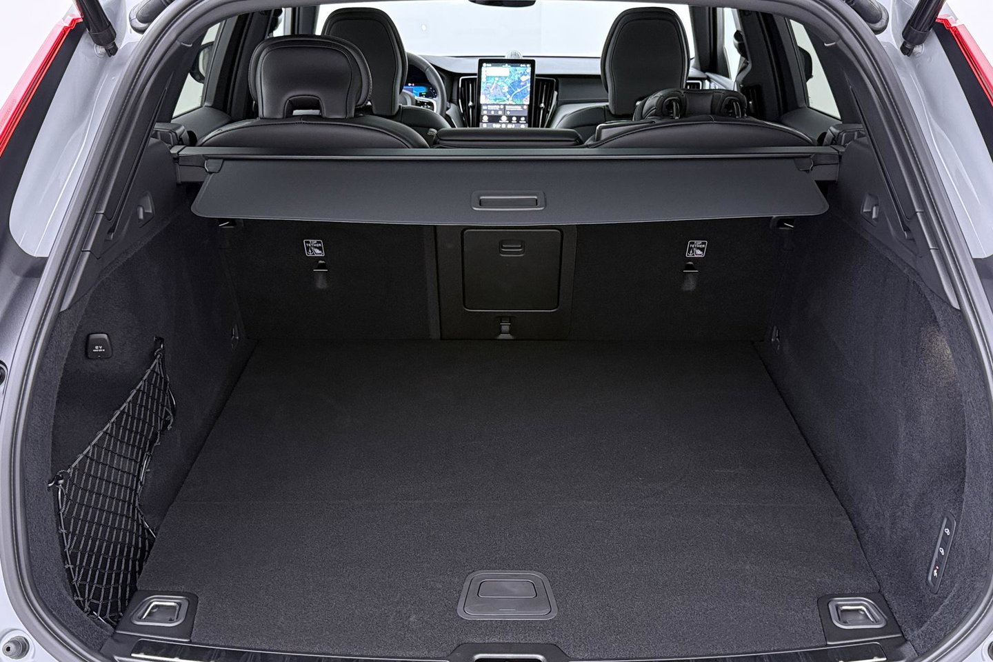 Volvo XC60 T6 Ultra Black Edition | Luchtvering  | 22 Inch | Stoelventilatie | Bowers&Wilkins | Trekhaak | 360° Camera |