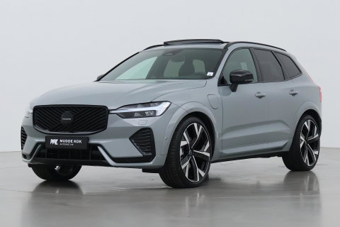 Volvo XC60 T6 Ultra Black Edition | Luchtvering  | 22 Inch | Stoelventilatie | Bowers&Wilkins | Trekhaak | 360° Camera |
