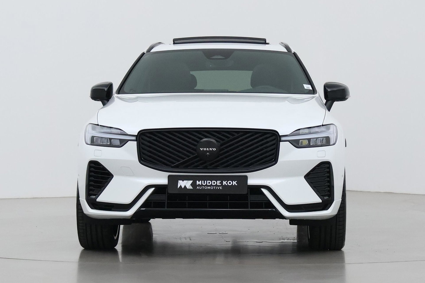 Volvo XC60 T8 Plus Black Edition | Harman/Kardon | Panoramadak | Head-Up | 360° Camera | Memory | ACC | 21 Inch