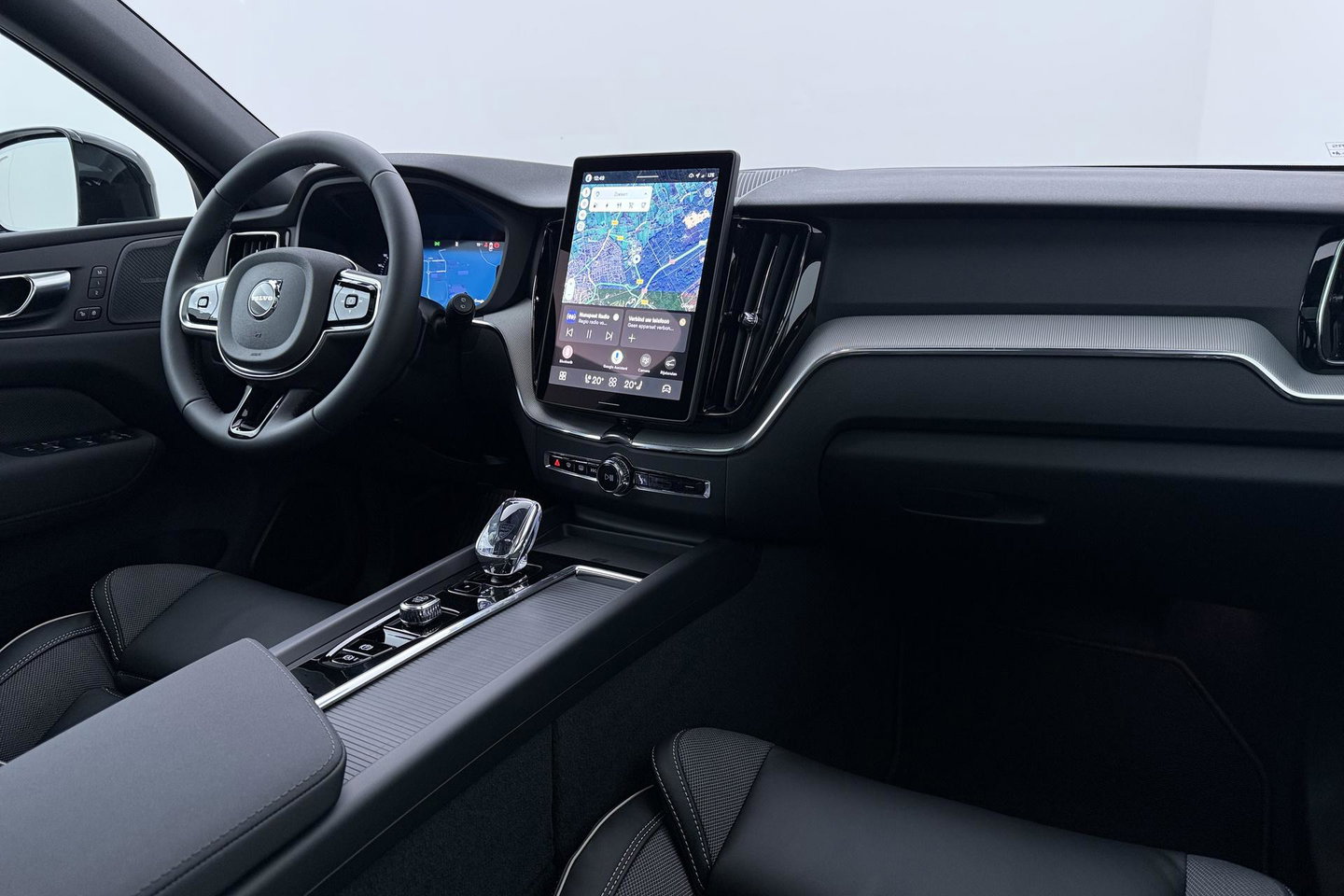 Volvo XC60 T8 Plus Black Edition | Harman/Kardon | Panoramadak | Head-Up | 360° Camera | Memory | ACC | 21 Inch