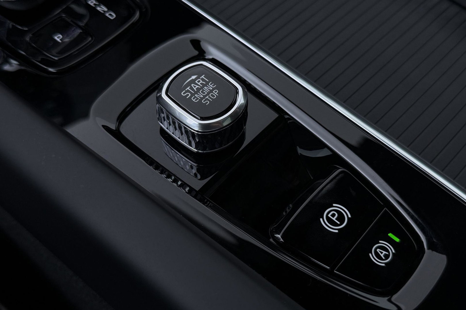 Volvo XC60 T8 Plus Black Edition | Harman/Kardon | Panoramadak | Head-Up | 360° Camera | Memory | ACC | 21 Inch