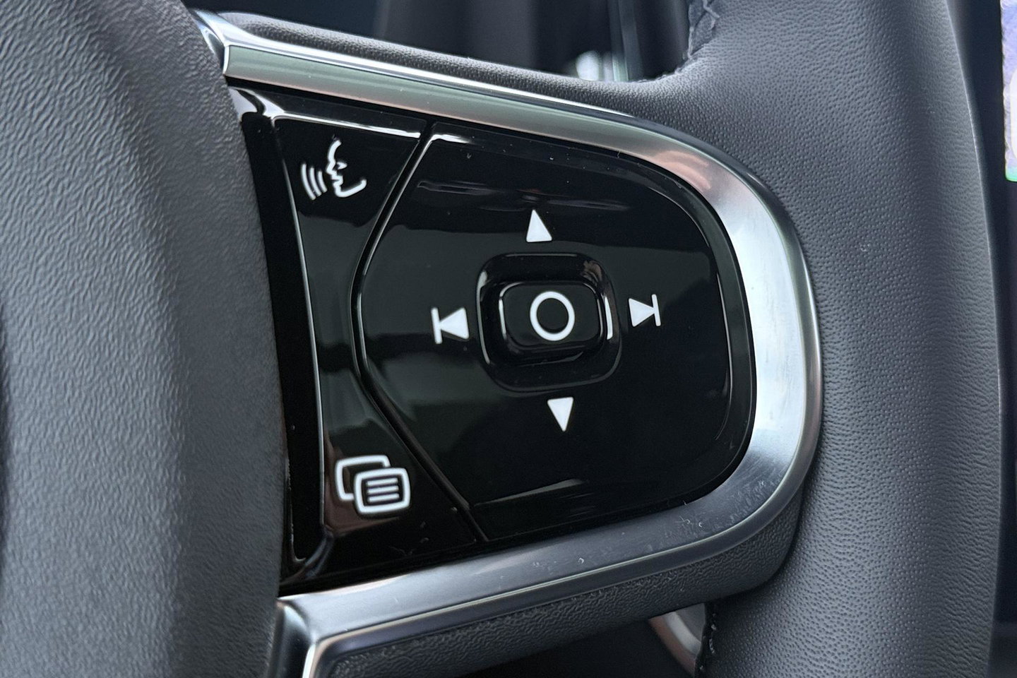 Volvo XC60 T8 Plus Black Edition | Harman/Kardon | Panoramadak | Head-Up | 360° Camera | Memory | ACC | 21 Inch