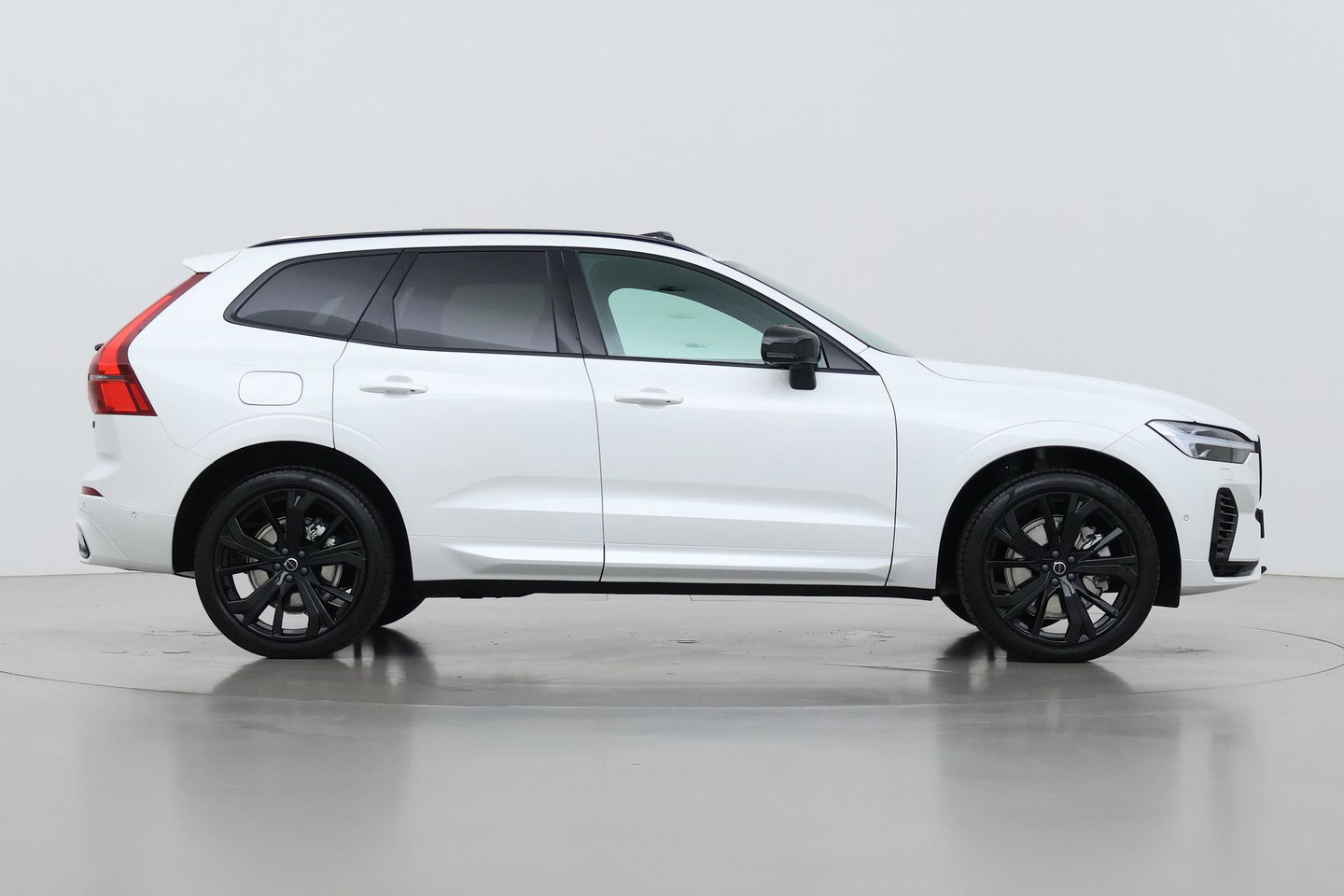 Volvo XC60 T8 Plus Black Edition | Harman/Kardon | Panoramadak | Head-Up | 360° Camera | Memory | ACC | 21 Inch