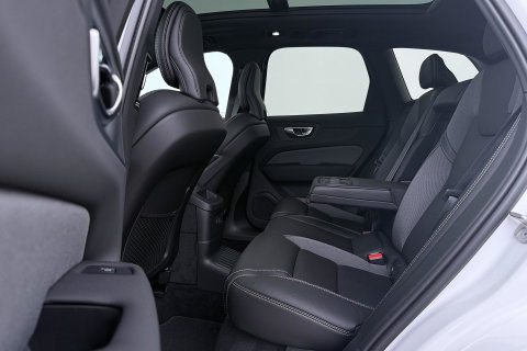 Volvo XC60 T8 Plus Black Edition | Harman/Kardon | Panoramadak | Head-Up | 360° Camera | Memory | ACC | 21 Inch