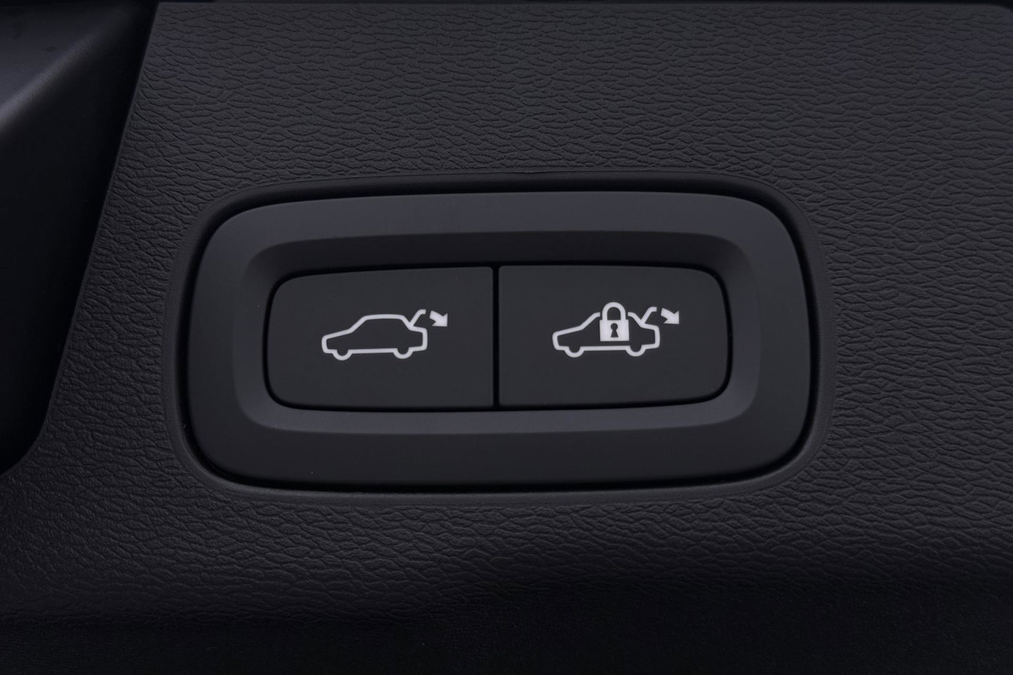 Volvo XC60 T8 Plus Black Edition | Harman/Kardon | Panoramadak | Head-Up | 360° Camera | Memory | ACC | 21 Inch