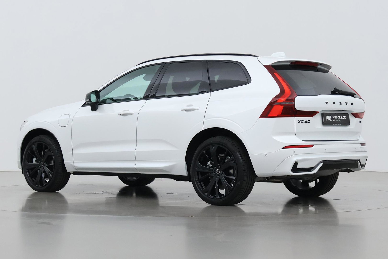 Volvo XC60 T8 Plus Black Edition | Harman/Kardon | Panoramadak | Head-Up | 360° Camera | Memory | ACC | 21 Inch