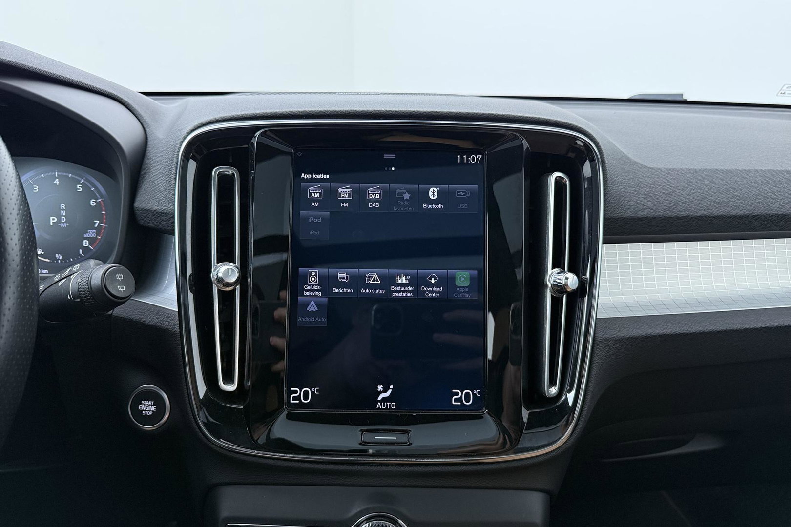 Volvo XC40 2.0 T4 Momentum | Harman/Kardon | Panoramadak | 360° Camera | Trekhaak | BLIS | Camera