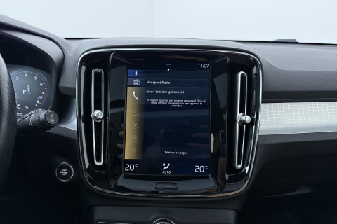 Volvo XC40 2.0 T4 Momentum | Harman/Kardon | Panoramadak | 360° Camera | Trekhaak | BLIS | Camera