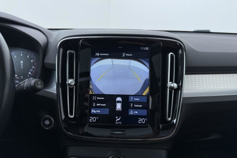 Volvo XC40 2.0 T4 Momentum | Harman/Kardon | Panoramadak | 360° Camera | Trekhaak | BLIS | Camera