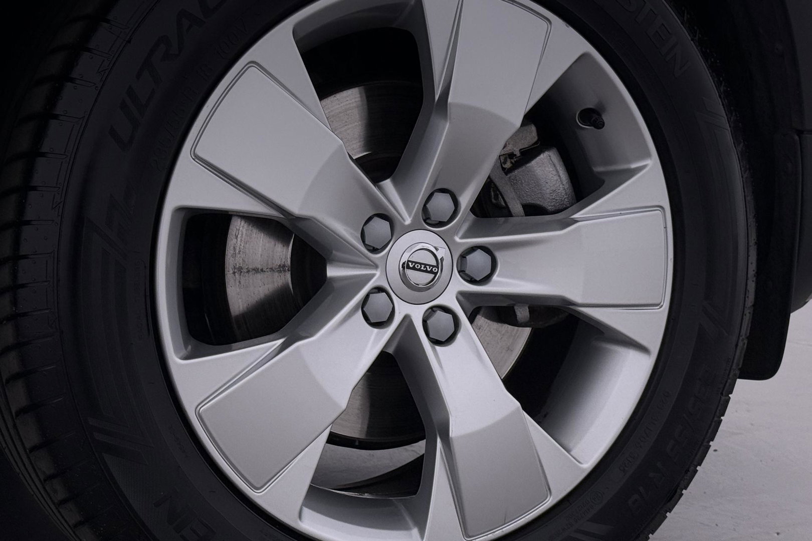 Volvo XC40 2.0 T4 Momentum | Harman/Kardon | Panoramadak | 360° Camera | Trekhaak | BLIS | Camera