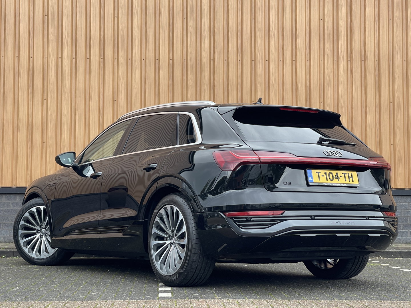 Audi Q8 e-tron 50 quattro Advanced Edition 95 kWh | Head-Up Display | Elektrische Stoelen + Geheugen |  Apple Carplay | Android Auto | Luchtvering | Adaptieve Cruise Control | Navigatie | Stoelverwarming |