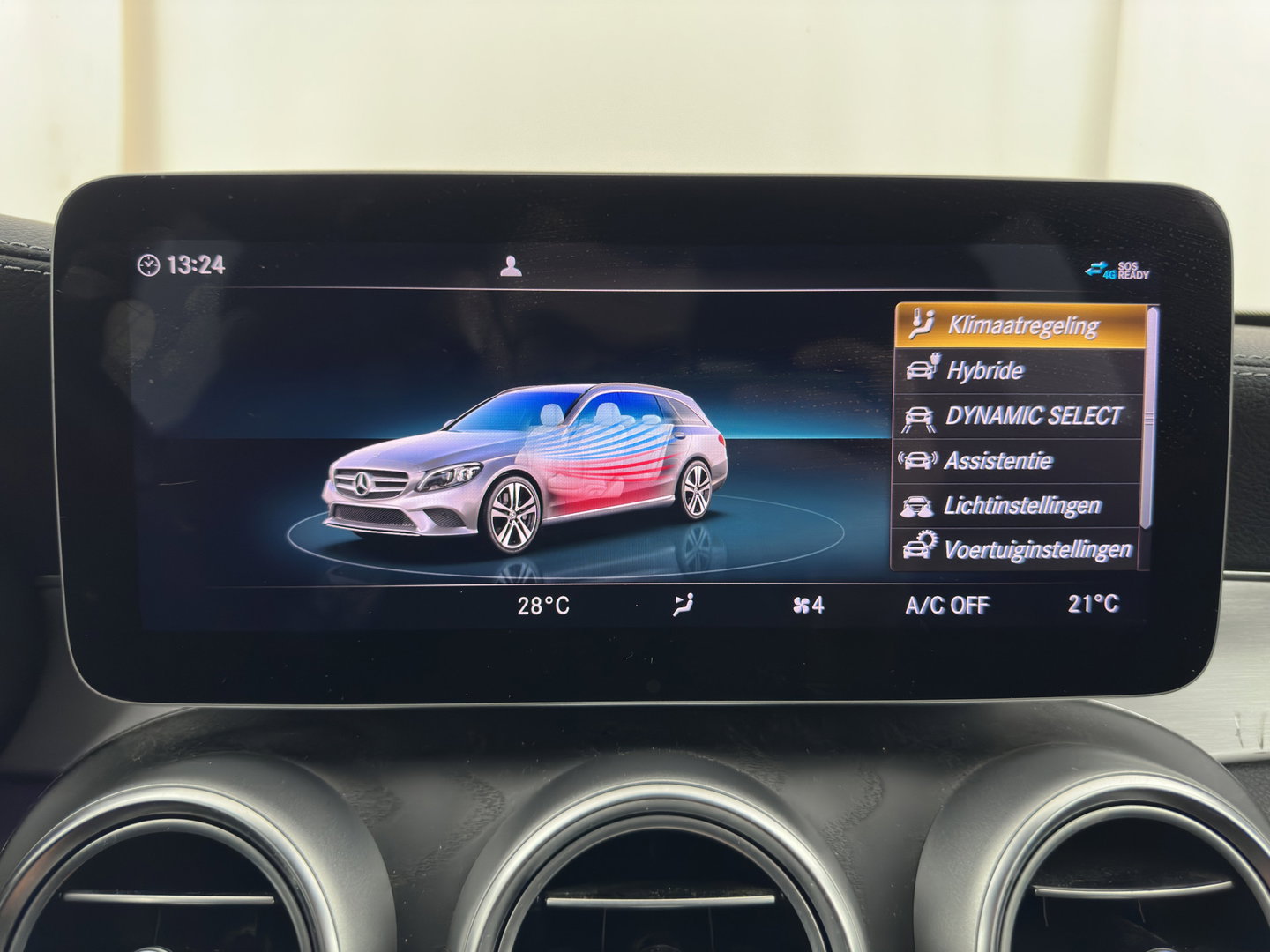 Mercedes-Benz C-Klasse Estate 300 e Business Solution AMG-Limited (Plug-in) {SoH-97%} (INCL-BTW) Aut. *LEATHER-ALCANTARA | MULTIBEAM-LED | NAVI-FULLMAP | TOPVIEW | DAB | CARPLAY | DIGI-COCKPIT | HEATED-SPORTSEATS | KEYLESS | PRIVACY-GLASS | SHIFTPADDLES | TOWBAR | 18"