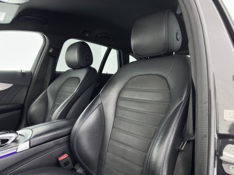 Mercedes-Benz C-Klasse Estate 300 e Business Solution AMG-Limited (Plug-in) {SoH-97%} (INCL-BTW) Aut. *LEATHER-ALCANTARA | MULTIBEAM-LED | NAVI-FULLMAP | TOPVIEW | DAB | CARPLAY | DIGI-COCKPIT | HEATED-SPORTSEATS | KEYLESS | PRIVACY-GLASS | SHIFTPADDLES | TOWBAR | 18"