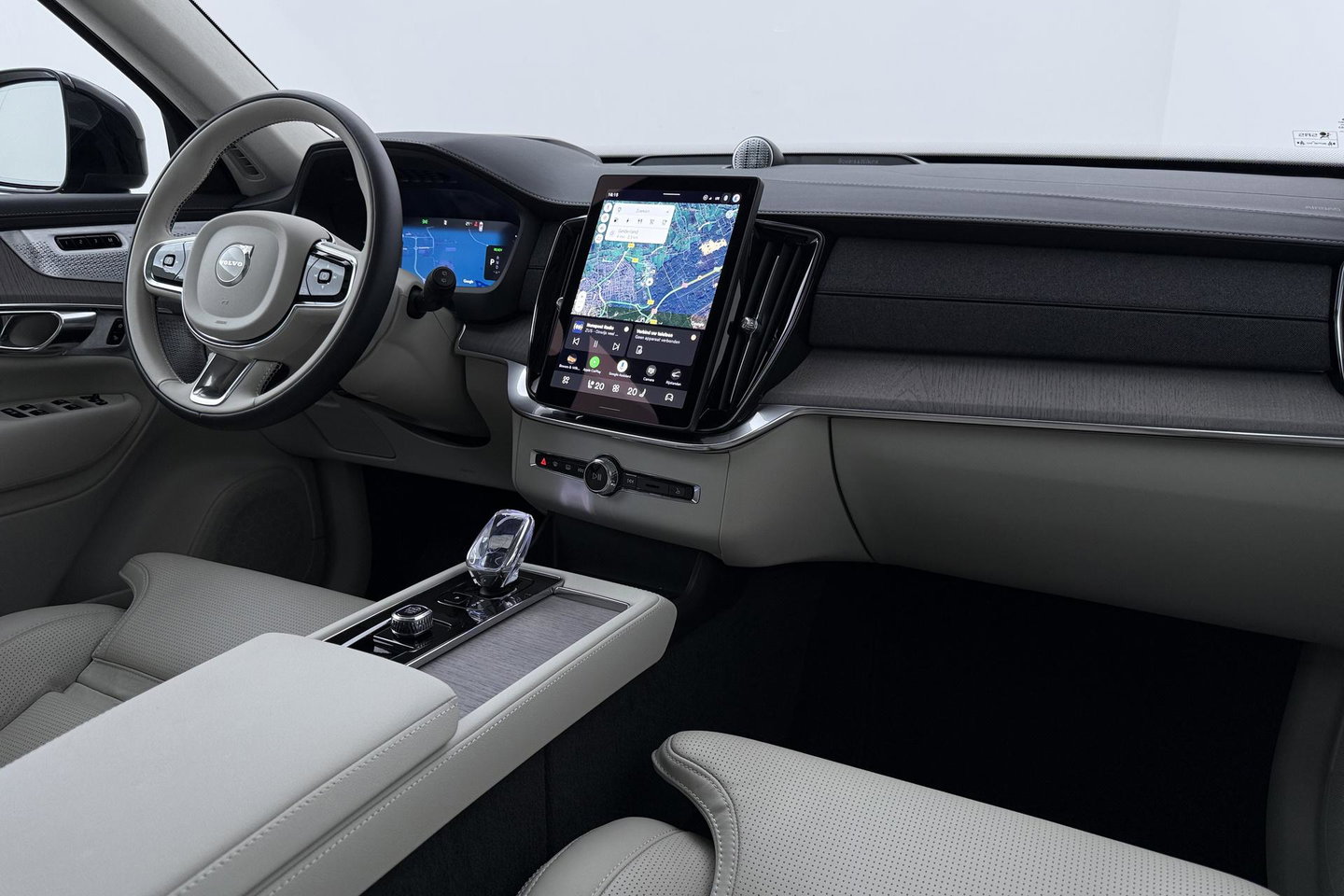 Volvo XC90 T8 Ultra Dark | HEICO | Luchtvering | Stoelventilatie | Panoramadak | 22 inch