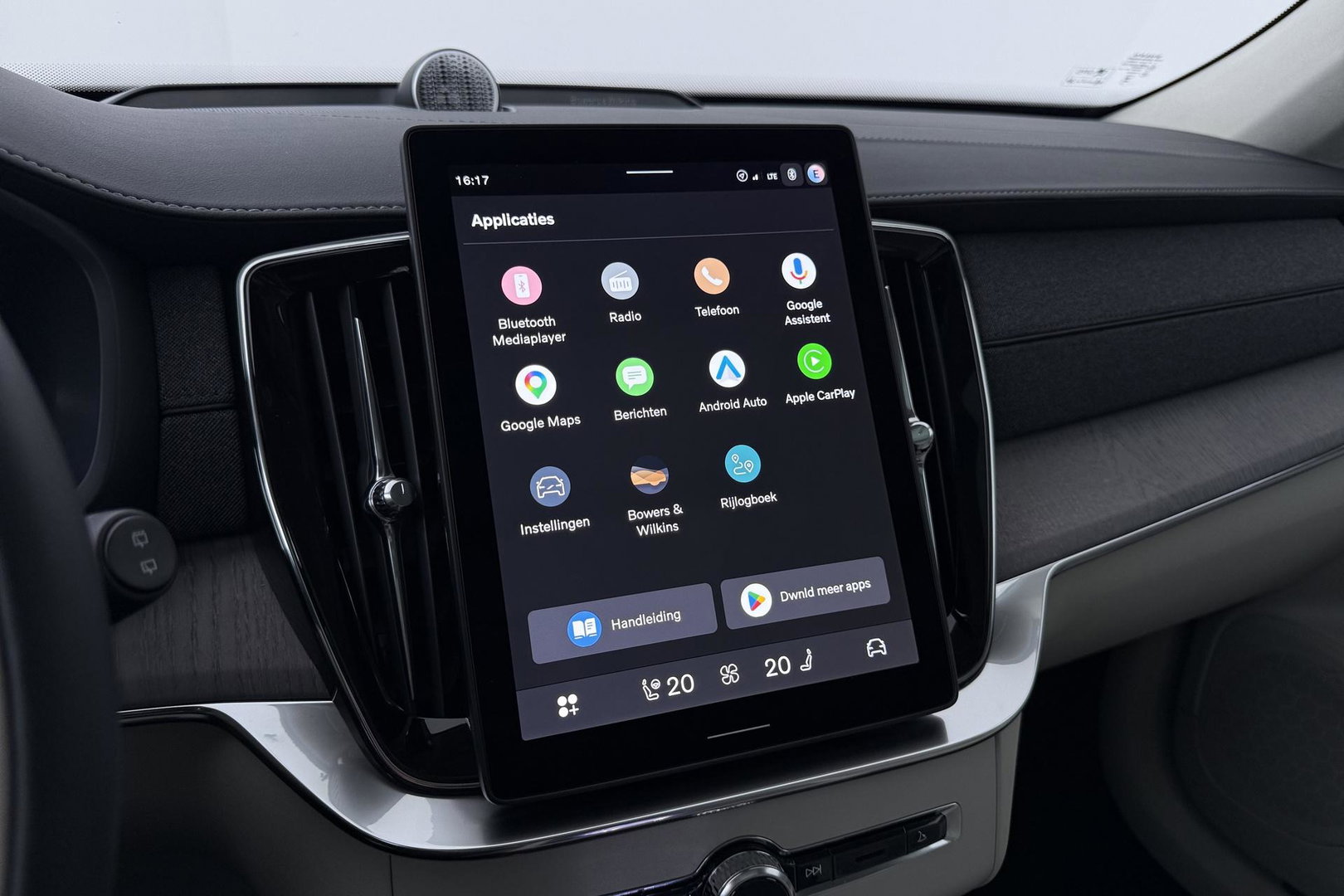 Volvo XC90 T8 Ultra Dark | HEICO | Luchtvering | Stoelventilatie | Panoramadak | 22 inch