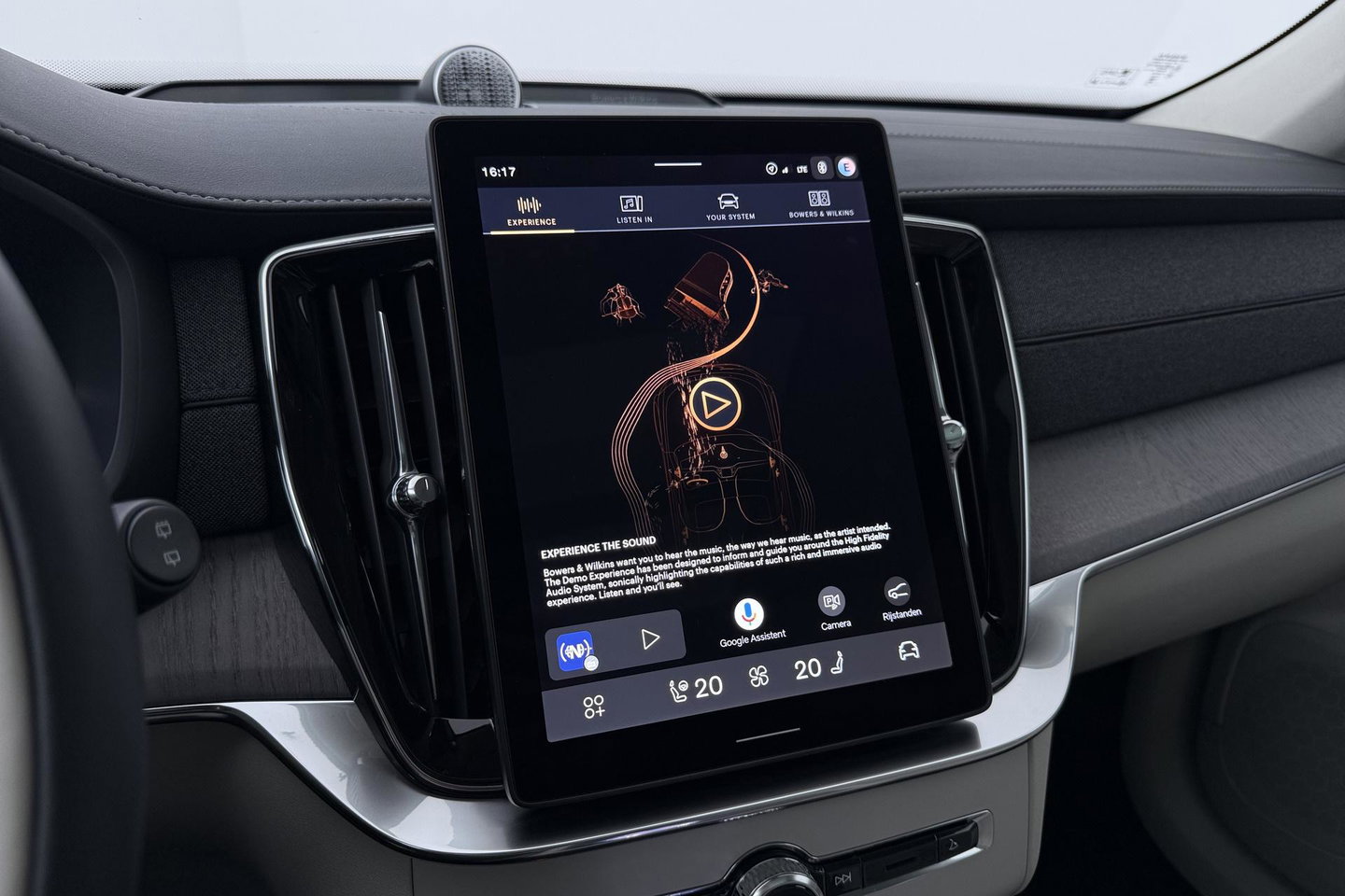 Volvo XC90 T8 Ultra Dark | HEICO | Luchtvering | Stoelventilatie | Panoramadak | 22 inch