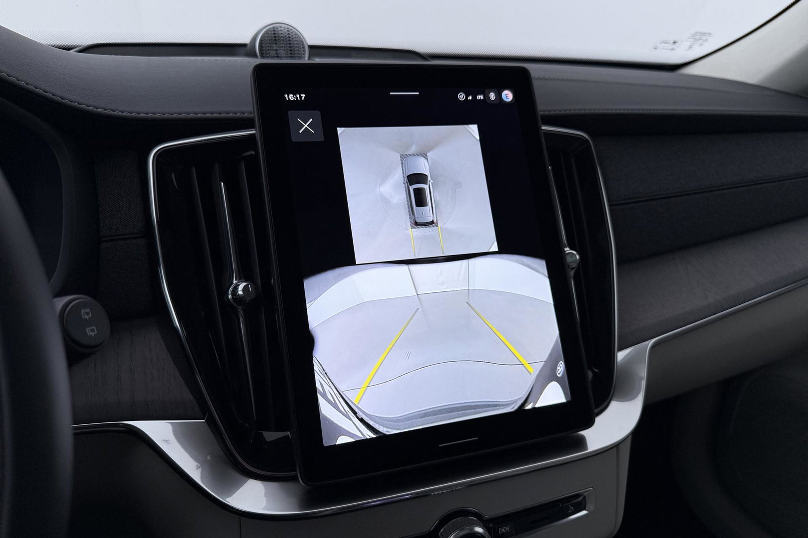 Volvo XC90 T8 Ultra Dark | HEICO | Luchtvering | Stoelventilatie | Panoramadak | 22 inch