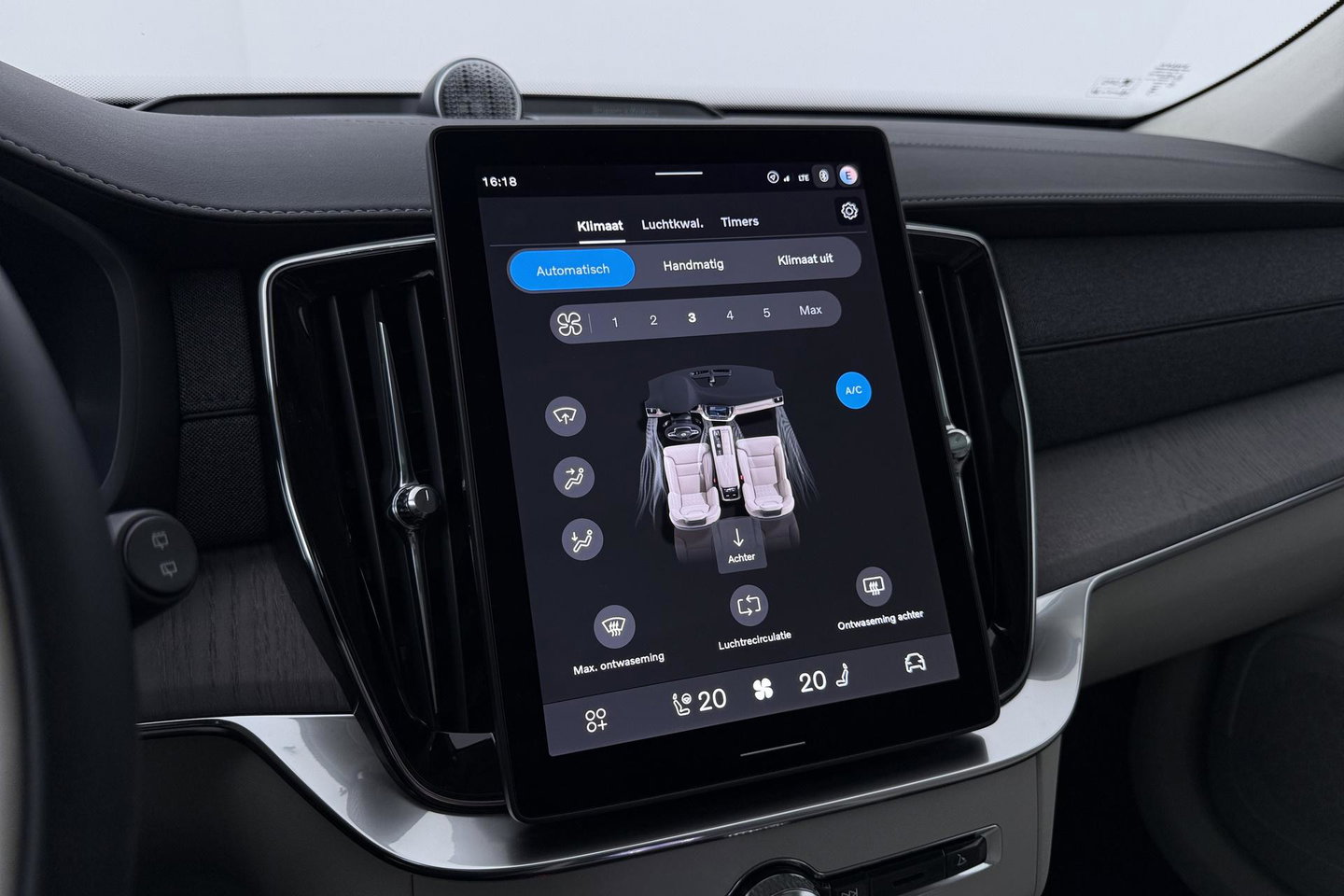 Volvo XC90 T8 Ultra Dark | HEICO | Luchtvering | Stoelventilatie | Panoramadak | 22 inch