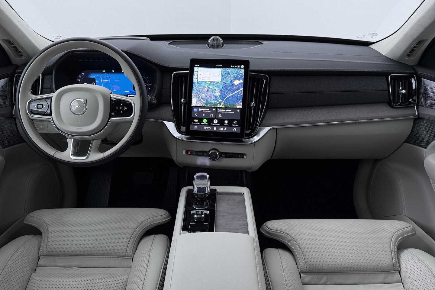 Volvo XC90 T8 Ultra Dark | HEICO | Luchtvering | Stoelventilatie | Panoramadak | 22 inch