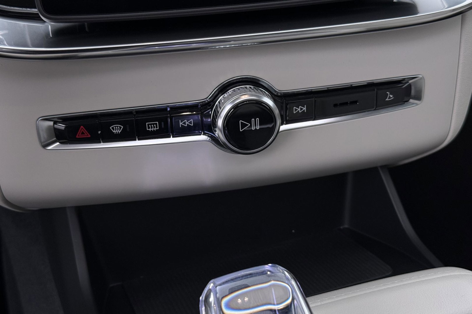 Volvo XC90 T8 Ultra Dark | HEICO | Luchtvering | Stoelventilatie | Panoramadak | 22 inch