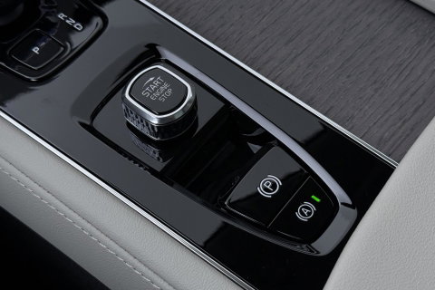 Volvo XC90 T8 Ultra Dark | HEICO | Luchtvering | Stoelventilatie | Panoramadak | 22 inch