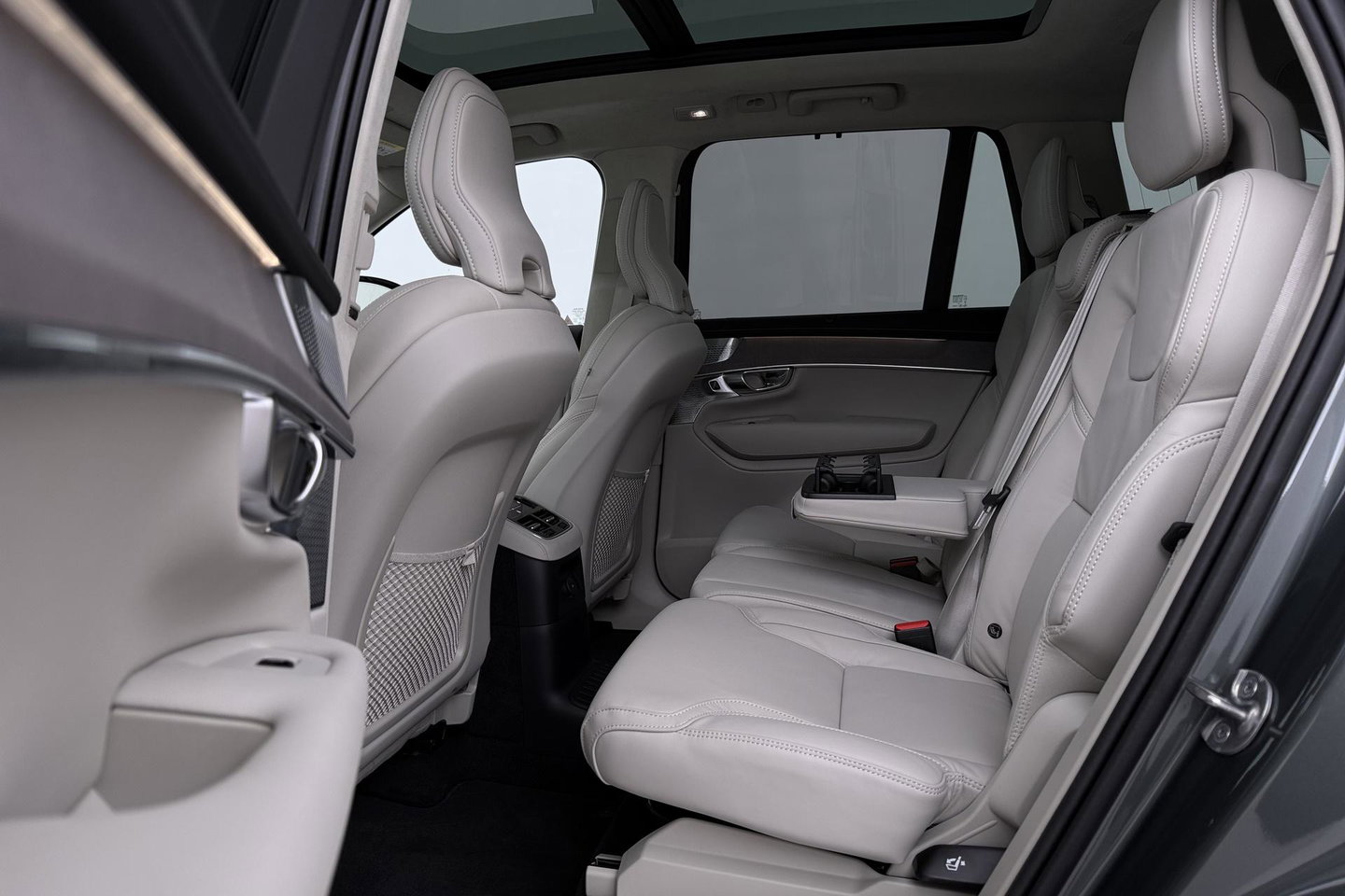 Volvo XC90 T8 Ultra Dark | HEICO | Luchtvering | Stoelventilatie | Panoramadak | 22 inch