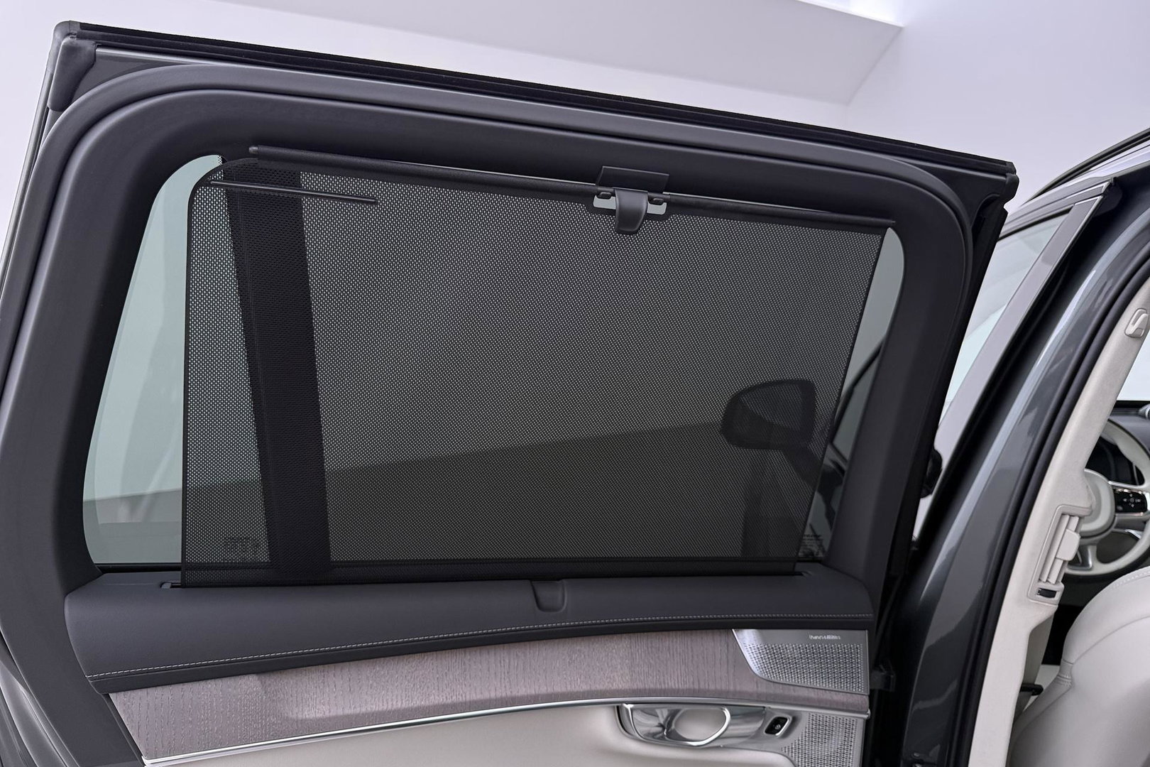 Volvo XC90 T8 Ultra Dark | HEICO | Luchtvering | Stoelventilatie | Panoramadak | 22 inch