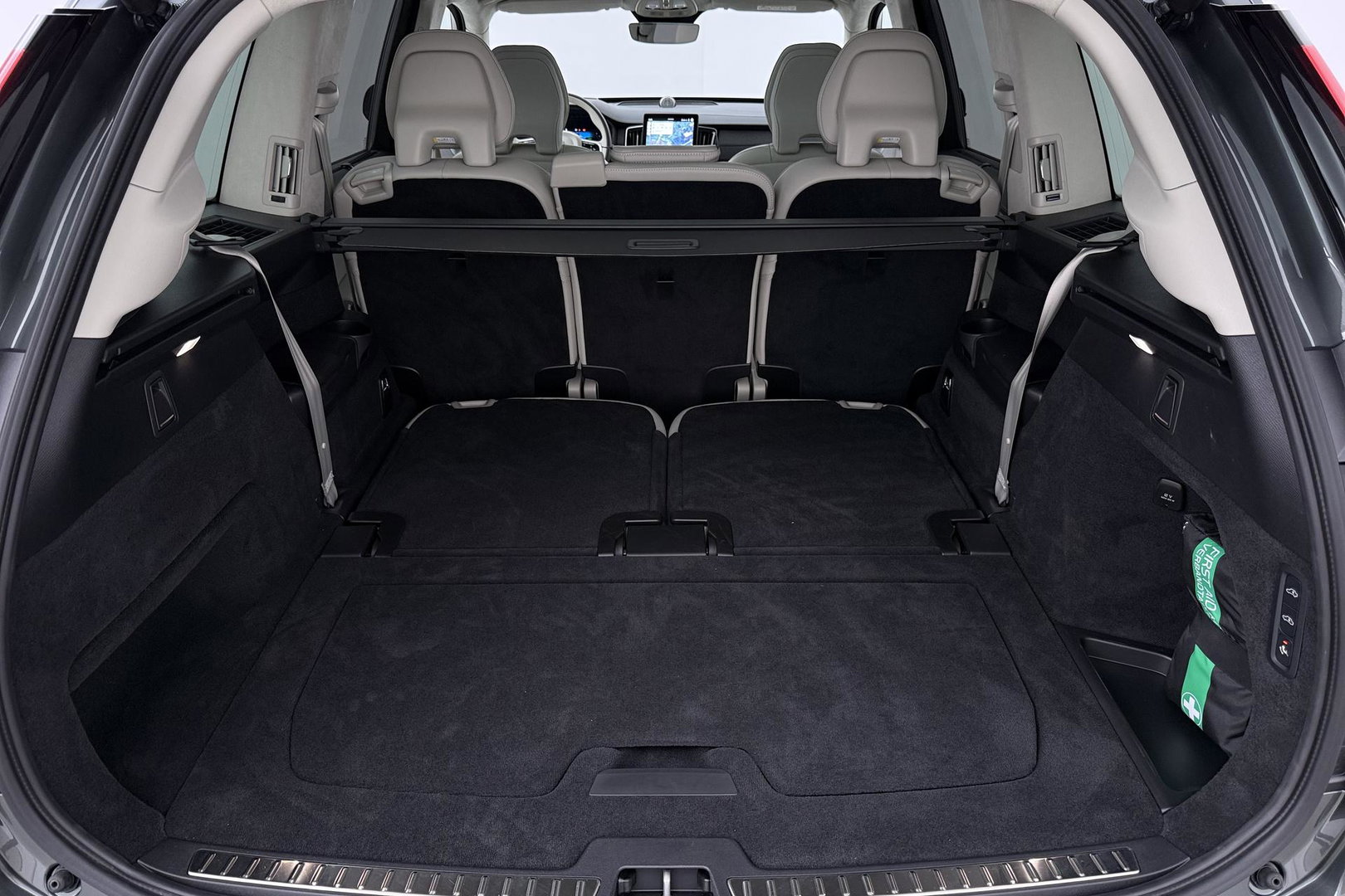 Volvo XC90 T8 Ultra Dark | HEICO | Luchtvering | Stoelventilatie | Panoramadak | 22 inch