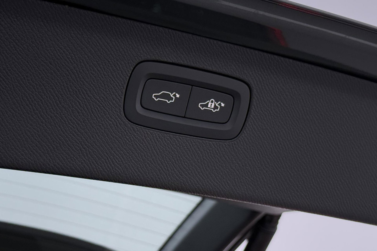Volvo XC90 T8 Ultra Dark | HEICO | Luchtvering | Stoelventilatie | Panoramadak | 22 inch