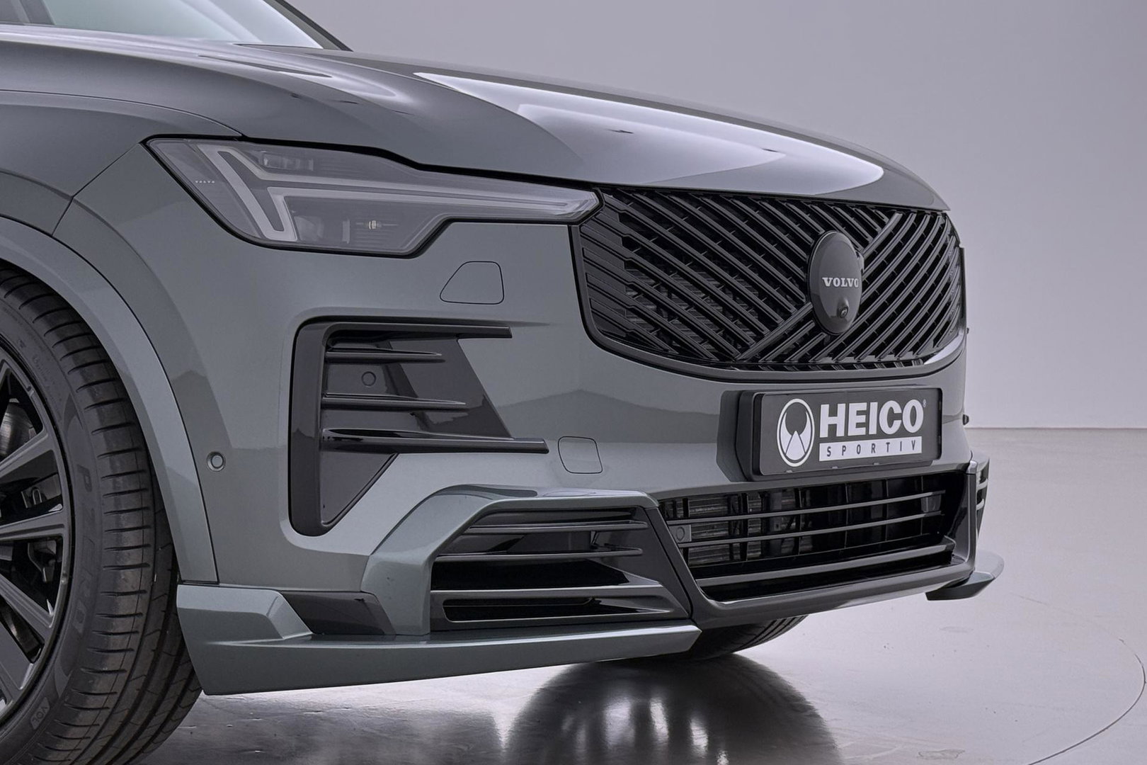 Volvo XC90 T8 Ultra Dark | HEICO | Luchtvering | Stoelventilatie | Panoramadak | 22 inch