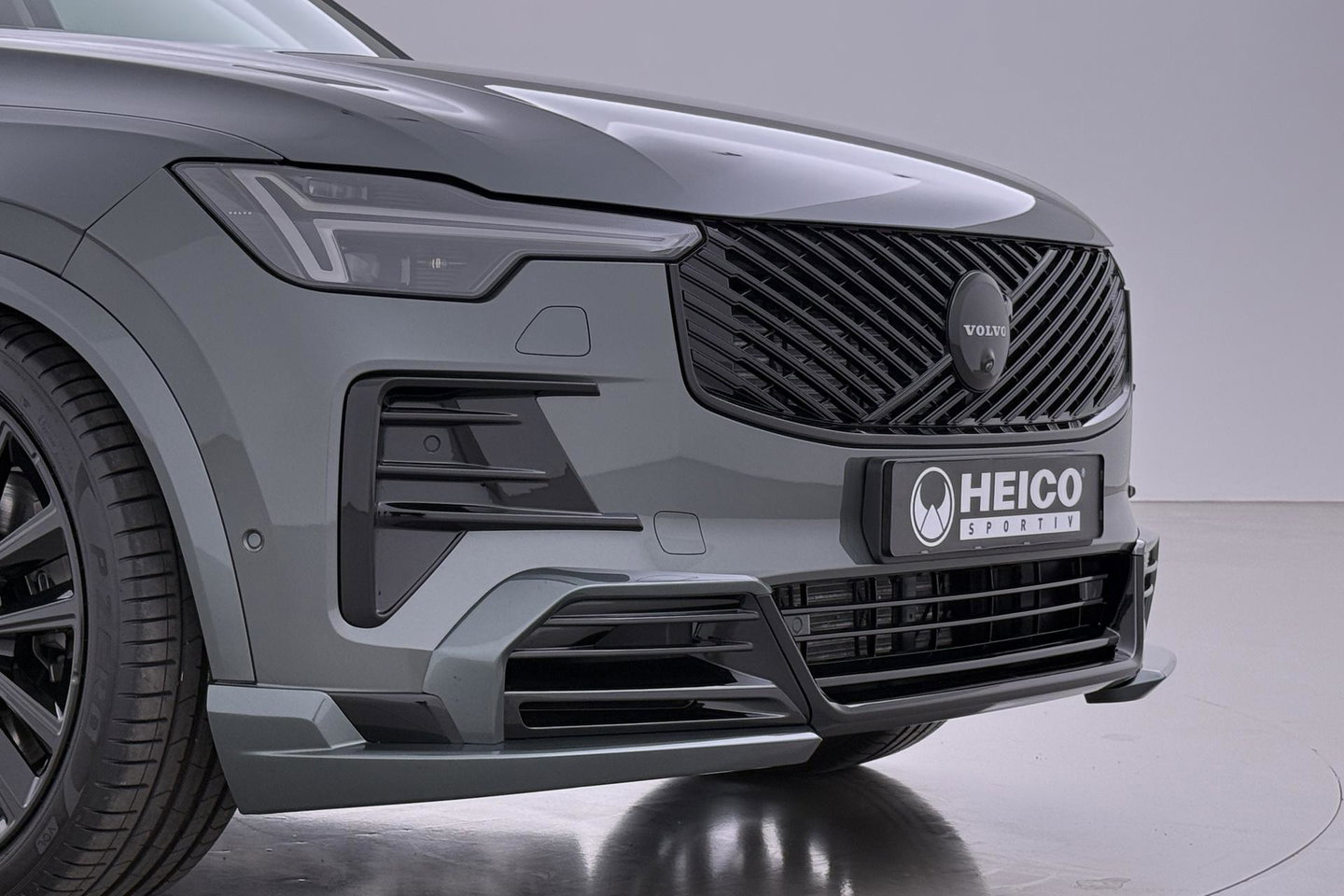 Volvo XC90 T8 Ultra Dark | HEICO | Luchtvering | Stoelventilatie | Panoramadak | 22 inch