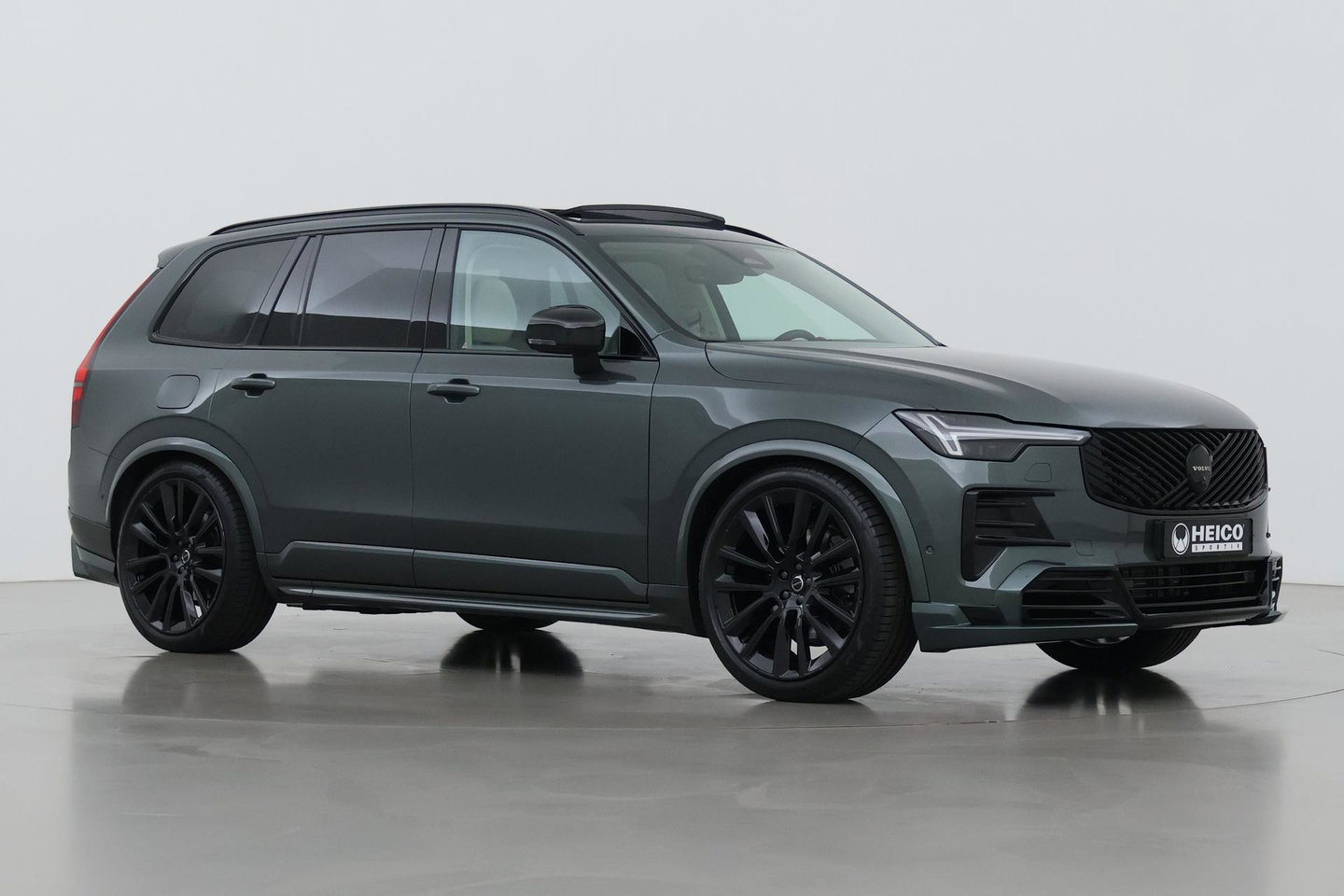 Volvo XC90 T8 Ultra Dark | HEICO | Luchtvering | Stoelventilatie | Panoramadak | 22 inch