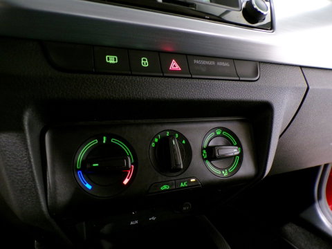 Škoda Fabia 1.2 TSI Ambition "Origineel NL!" Automaat! 1e eigenaar! Bluetooth Cruise-control Sportstoelen Dealer-onderhouden