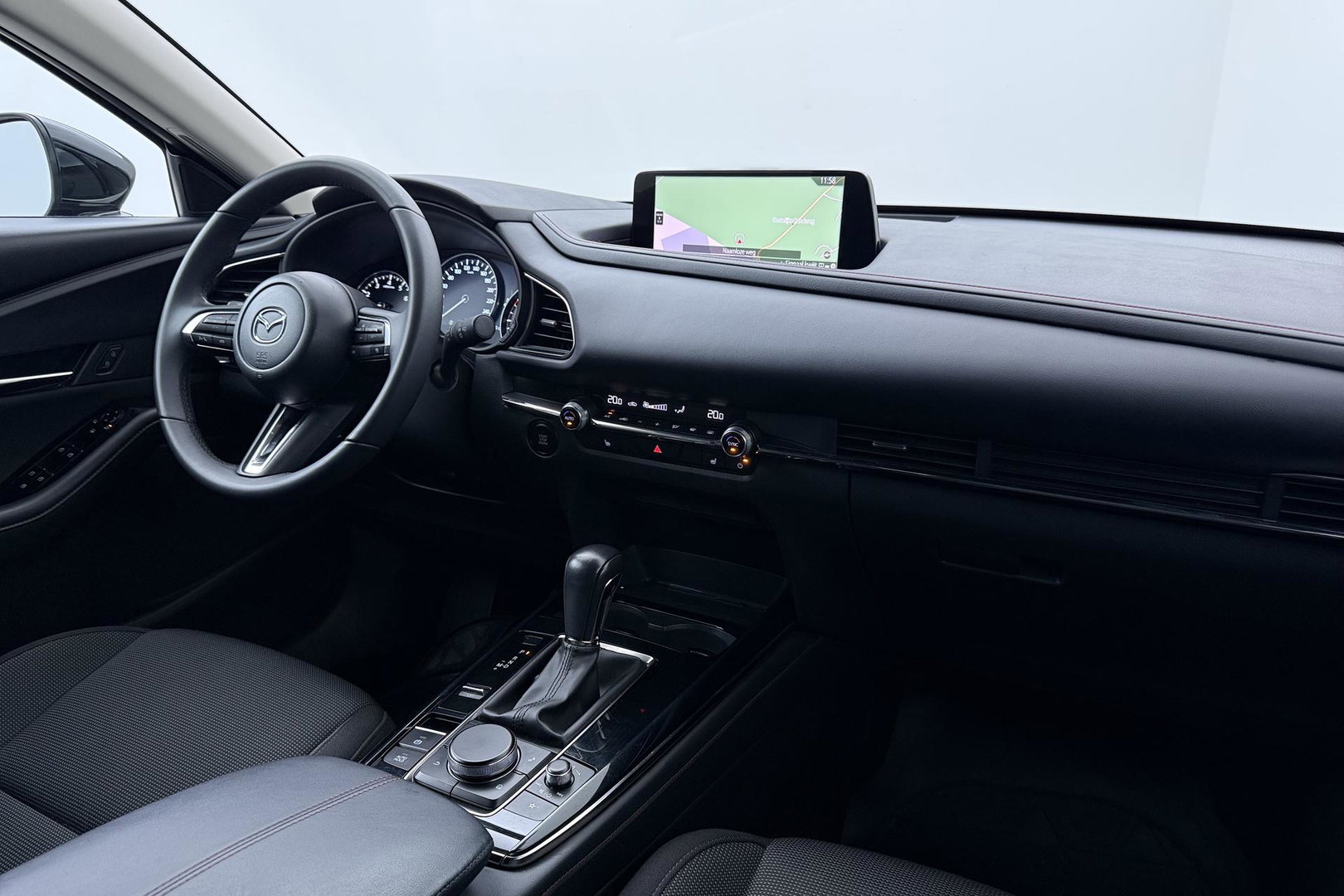 Mazda CX-30 2.5 e-SkyActiv-G M Hybrid Homura | Stoelverwarming | Head-Up | Camera | Keyless | Dodehoek | 18 Inch