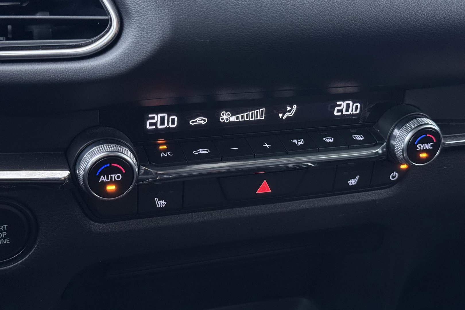 Mazda CX-30 2.5 e-SkyActiv-G M Hybrid Homura | Stoelverwarming | Head-Up | Camera | Keyless | Dodehoek | 18 Inch