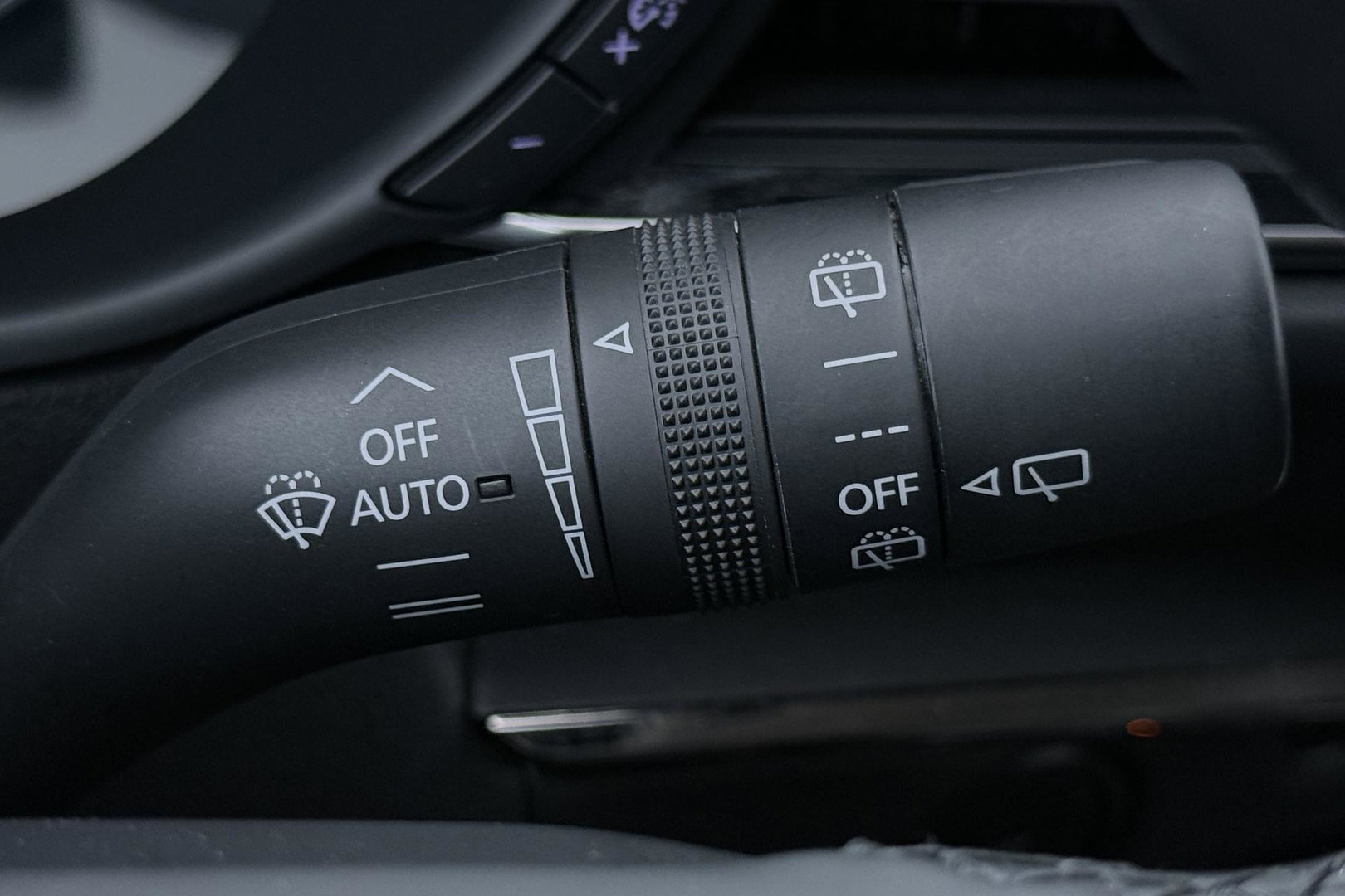 Mazda CX-30 2.5 e-SkyActiv-G M Hybrid Homura | Stoelverwarming | Head-Up | Camera | Keyless | Dodehoek | 18 Inch