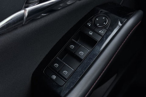 Mazda CX-30 2.5 e-SkyActiv-G M Hybrid Homura | Stoelverwarming | Head-Up | Camera | Keyless | Dodehoek | 18 Inch