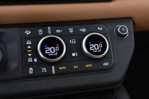 Land Rover Defender 110 P525 Carpathian Edition | 5.0 V8 | URBAN | ClearSight | Trekhaak | Luchtvering | Stoelverwarming+Ventilatie